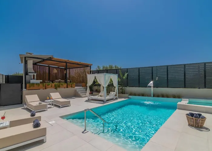 Fratelli Villa, With Heated Pool & Spa Whirlpool, By Thinkvilla